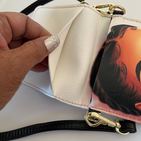 Touch Screen Cell Phone Purse - Picture 10 of 11